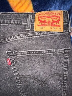 3/$30 Levi’s 505 38X32